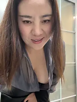 Kayla-love online show from 11.23.25