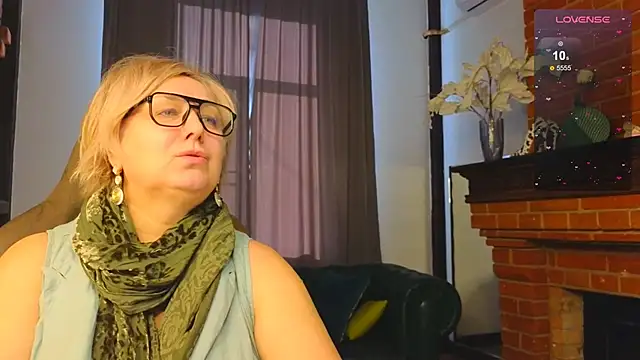 Marta Wils online show from 10.27.25