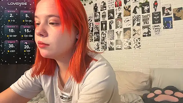 Snapshot of Bloom_Cherry chatting on 10.12.25 Bloom Cherry online show from 10.12.25