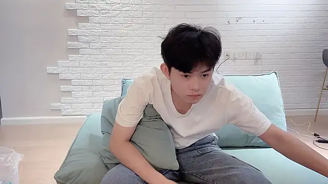 xlong00099 online show from 09.19.25