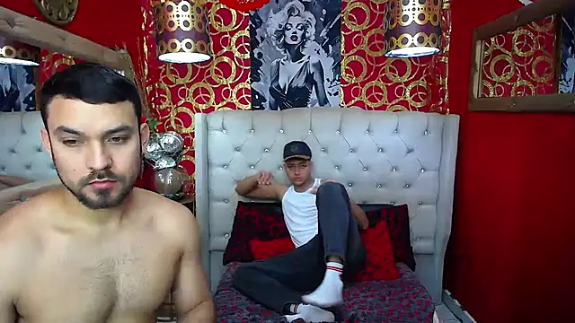 LATINBOYSPEIN online show from 09.30.25