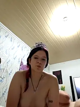 Snapshot of Hot_SkinnyGirl chatting on 04.18.26 Hot SkinnyGirl online show from 04.18.26