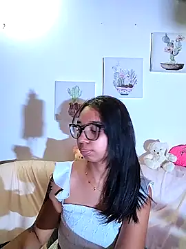 Suzanelee1 online show from 09.29.25