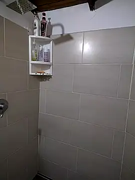 Suzanelee1 online show from 10.10.25