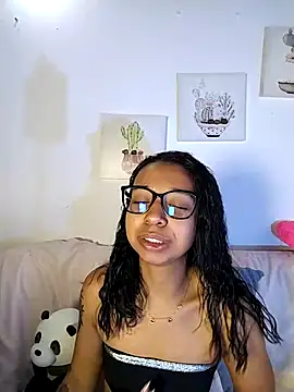 Suzanelee1 online show from 10.29.25