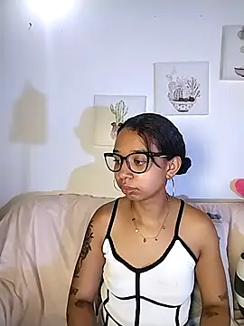 Suzanelee1 online show from 10.30.25