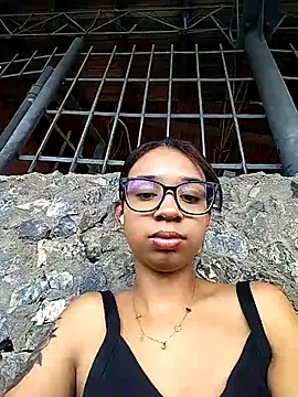 Suzanelee1 online show from 11.02.25