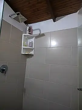 Suzanelee1 online show from 11.06.25