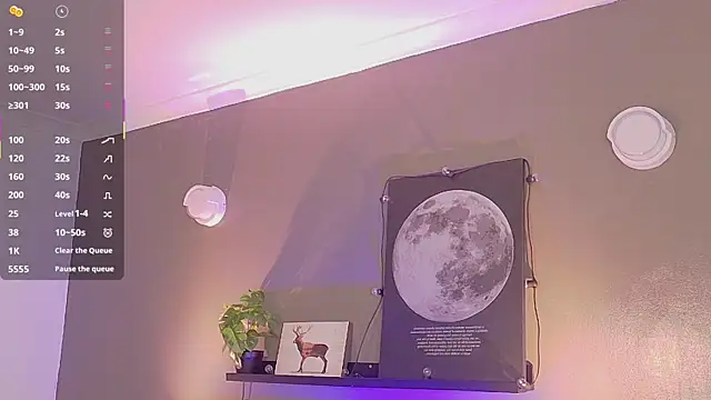 Snapshot of KeendraFox_ chatting on 10.14.25 KeendraFox online show from 10.14.25