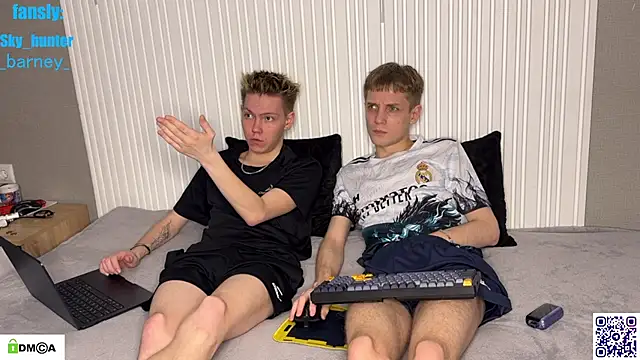 Snapshot of Eaton_ chatting on 12.01.25 Eaton online show from 12.01.25