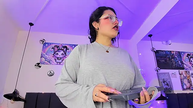 SabrinaV  online show from 05.04.26