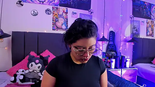 SabrinaV  online show from 06.13.26