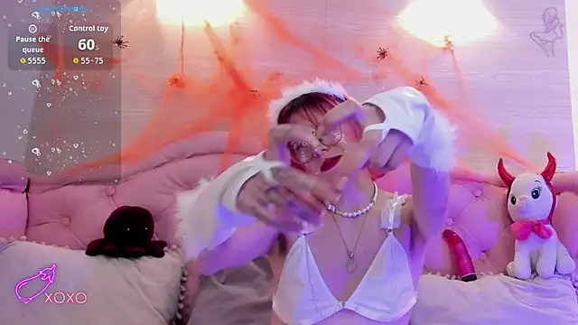 Rossiie Hunt  online show from 10.16.25