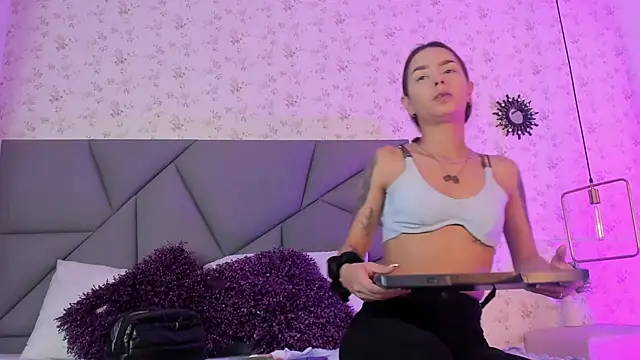 meganandtylerr19 online show from 11.15.25