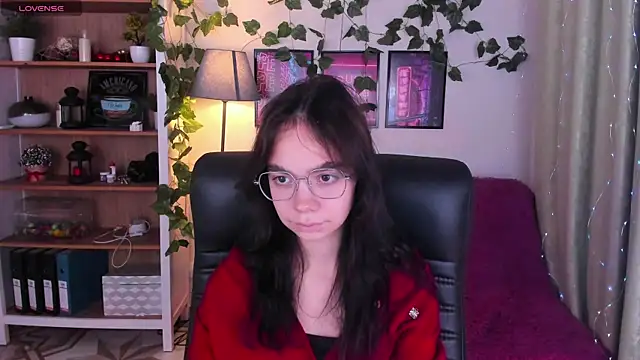 Elise Noir online show from 10.06.25