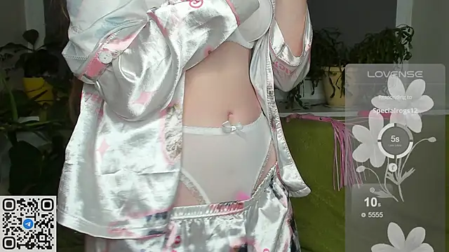 Snapshot of RitaSweety18 chatting on 11.12.25 RitaSweety18 online show from 11.12.25