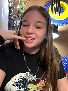 Snapshot of blondefun3818 chatting on 11.18.25 blondefun3818 online show from 11.18.25