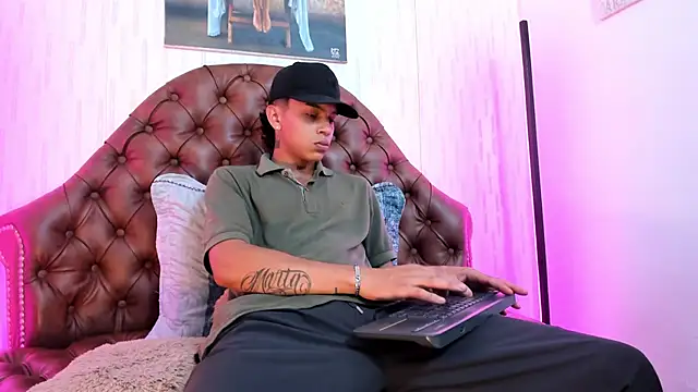 noah blake0 online show from 11.06.25