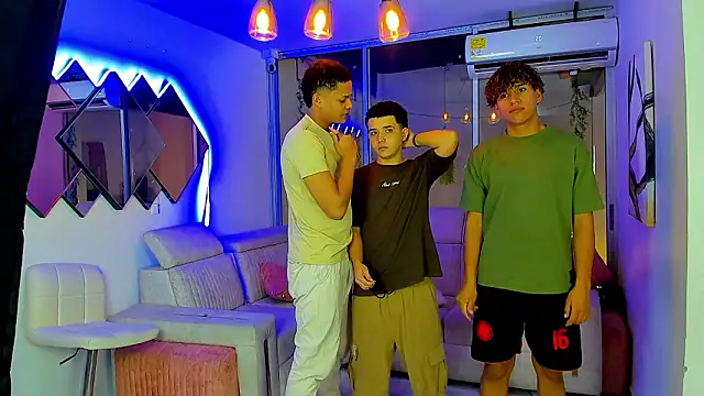 Snapshot of Houseofwarrios chatting on 02.06.26 Houseofwarrios online show from 02.06.26