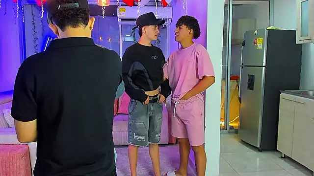 Snapshot of Houseofwarrios chatting on 02.19.26 Houseofwarrios online show from 02.19.26