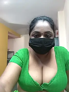 Snapshot of queendivya chatting on 02.19.26 queendivya online show from 02.19.26