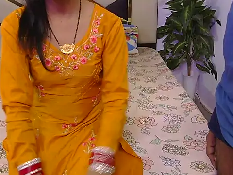 Snapshot of Lovelyy-couple chatting on 11.11.25 Lovelyy-couple online show from 11.11.25