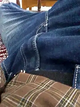 crish09 online show from 10.29.25