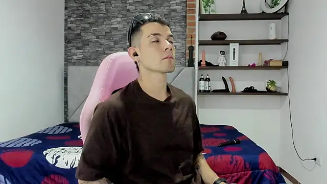 BooyHott  online show from 02.27.26