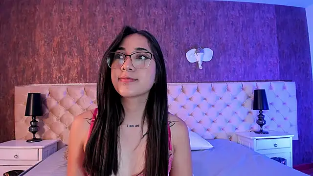 LiaaTurner online show from 10.04.25