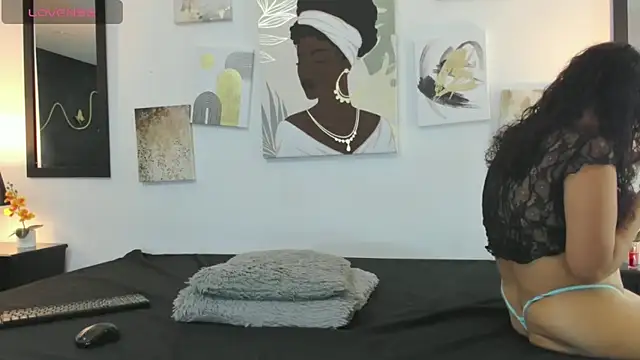 ZoeHarrington online show from 10.13.25