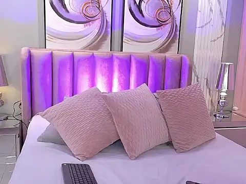 LuisaJonnes  online show from 09.20.25