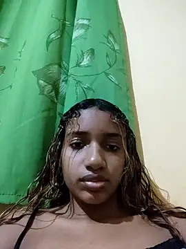 Barbiefox24 online show from 10.13.25