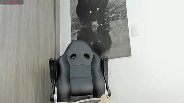 Snapshot of KAYLA_BATISTA_ chatting on 12.02.25 KAYLA BATISTA online show from 12.02.25