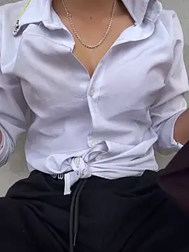 Snapshot of phuongxinhxan chatting on 04.11.26 phuongxinhxan online show from 04.11.26