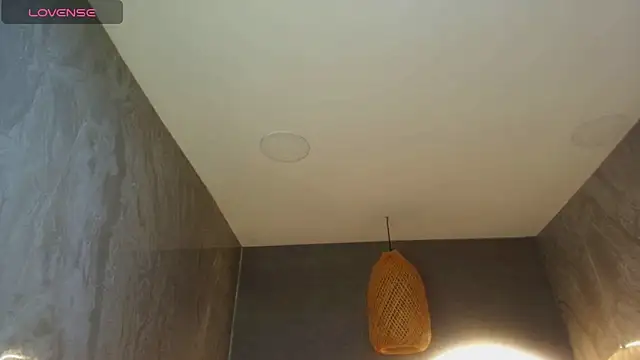 Snapshot of dany_r_ chatting on 10.10.25 dany r online show from 10.10.25