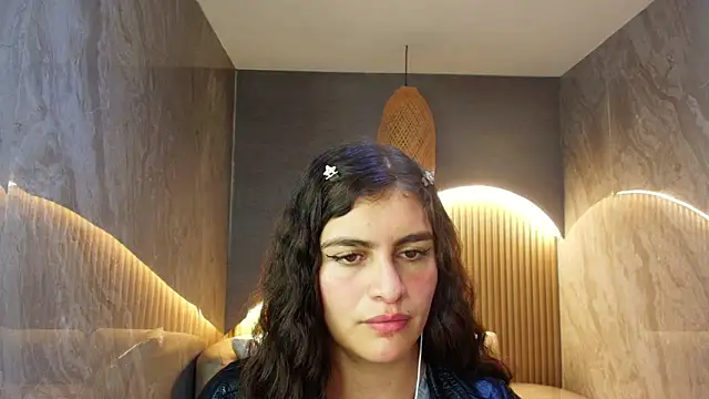 Snapshot of dany_r_ chatting on 11.04.25 dany r online show from 11.04.25