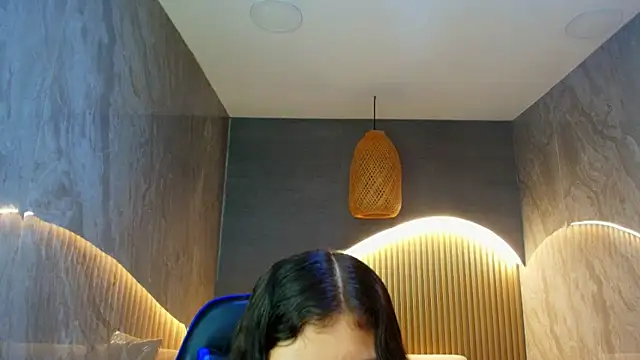 Snapshot of dany_r_ chatting on 11.12.25 dany r online show from 11.12.25