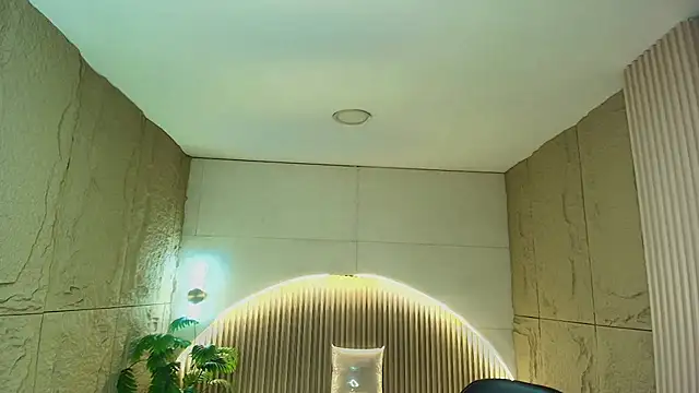 Snapshot of dany_r_ chatting on 11.26.25 dany r online show from 11.26.25