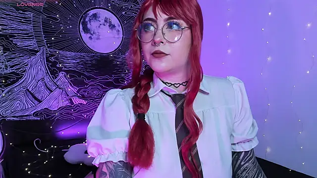 Snapshot of Hallucigenia_ chatting on 10.30.25 Hallucigenia online show from 10.30.25