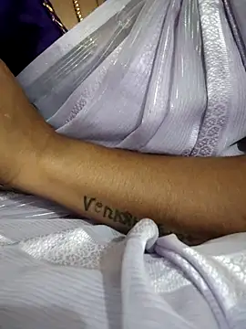 Snapshot of sweetqueen143 chatting on 09.25.25 sweetqueen143 online show from 09.25.25