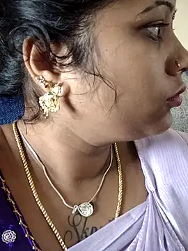 Snapshot of sweetqueen143 chatting on 09.26.25 sweetqueen143 online show from 09.26.25