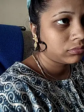 Snapshot of sweetqueen143 chatting on 09.27.25 sweetqueen143 online show from 09.27.25