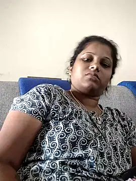 Snapshot of sweetqueen143 chatting on 09.28.25 sweetqueen143 online show from 09.28.25