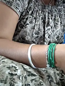 Snapshot of sweetqueen143 chatting on 10.02.25 sweetqueen143 online show from 10.02.25