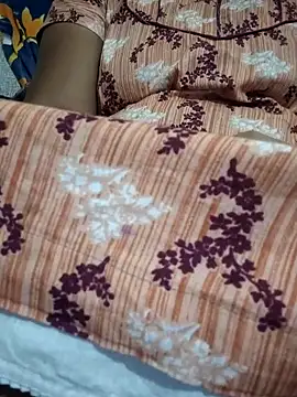 Snapshot of sweetqueen143 chatting on 11.03.25 sweetqueen143 online show from 11.03.25