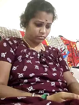 Snapshot of sweetqueen143 chatting on 11.19.25 sweetqueen143 online show from 11.19.25