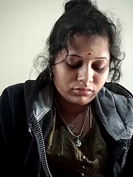 Snapshot of sweetqueen143 chatting on 12.14.25 sweetqueen143 online show from 12.14.25