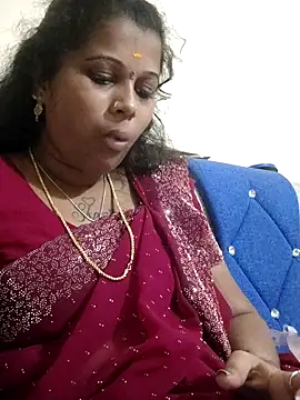 Snapshot of sweetqueen143 chatting on 01.11.26 sweetqueen143 online show from 01.11.26