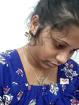 Snapshot of sweetqueen143 chatting on 02.13.26 sweetqueen143 online show from 02.13.26