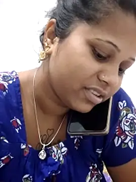 Snapshot of sweetqueen143 chatting on 02.19.26 sweetqueen143 online show from 02.19.26